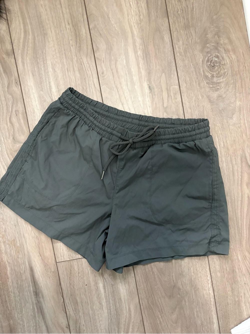 Te Verde active elastic band shorts